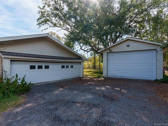 3rd image of 307 W Park Dr