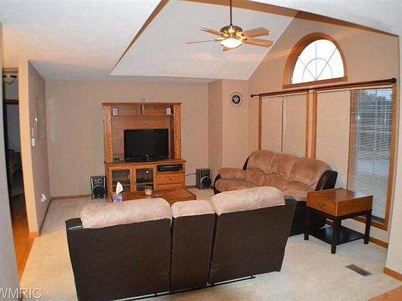 3rd image of 15573 Ryan Dr