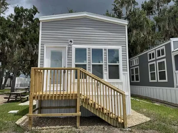 2730 Dancing Mullet Dr, Ruskin, FL 33570