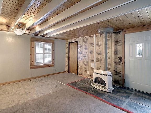 3rd image of 573 Lakewood Ln