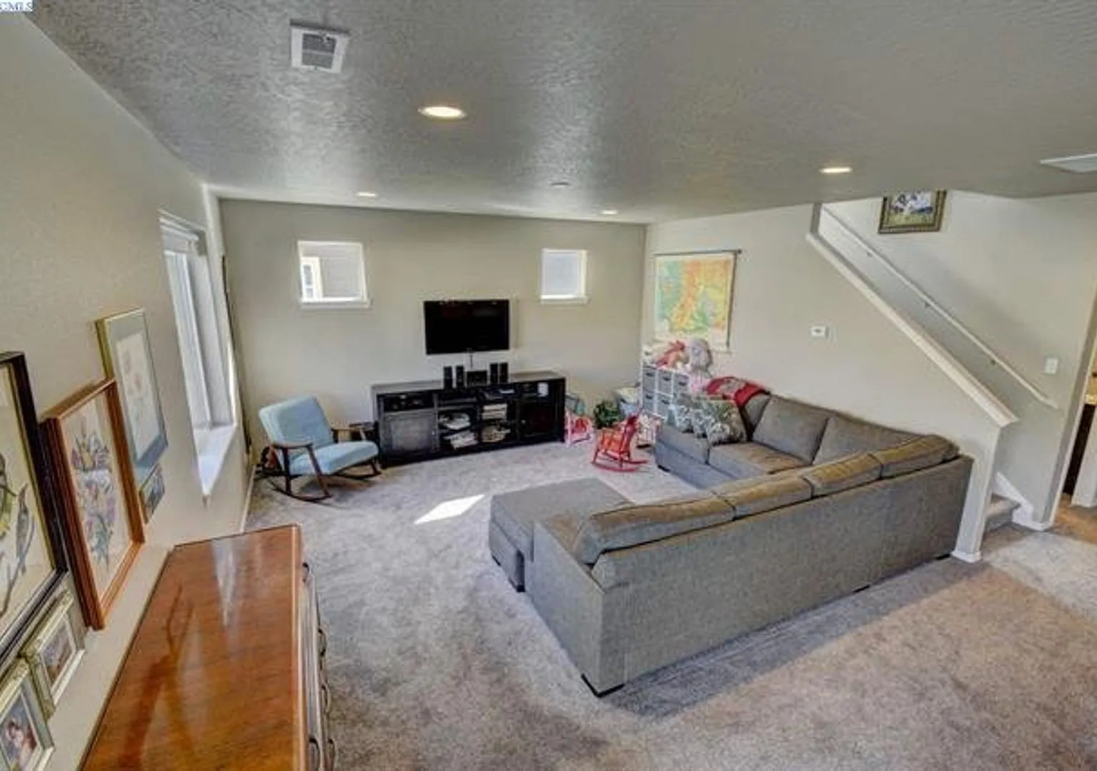 Immaculant 4BD/2.5BA Single Family Home on Sunnyside Hill — Photo 3
