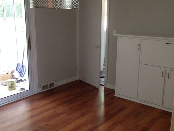 5th image of 1003 Columbia Dr
