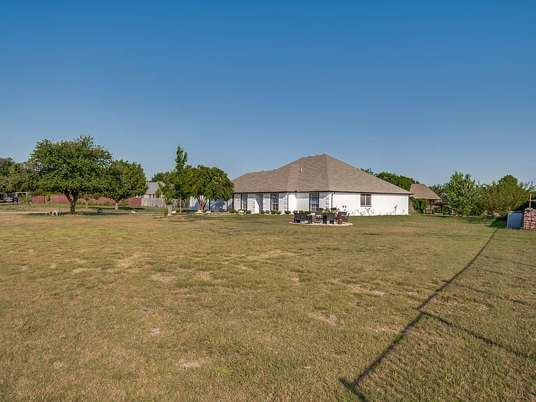 1010 Oakbrook Dr — Photo 18