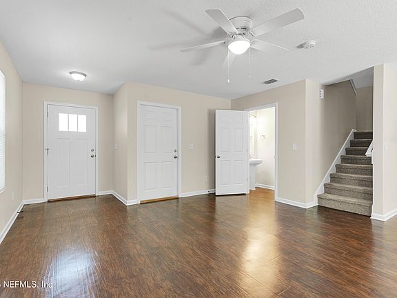 4th image of 38 HAY Avenue