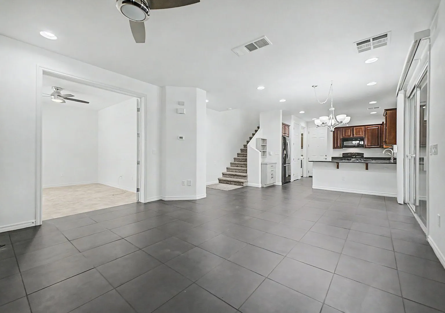 Guard gated home in the heart of Summerlin! — Photo 4