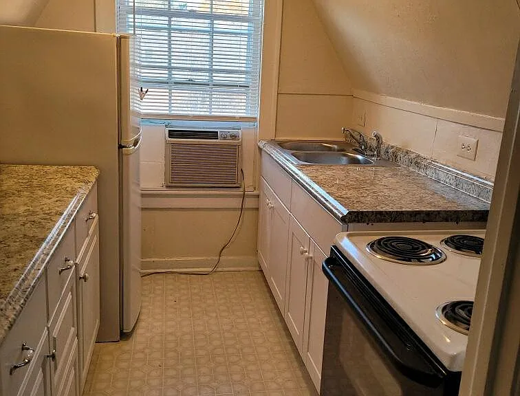 10404 Warwick Blvd #3 — Photo 6