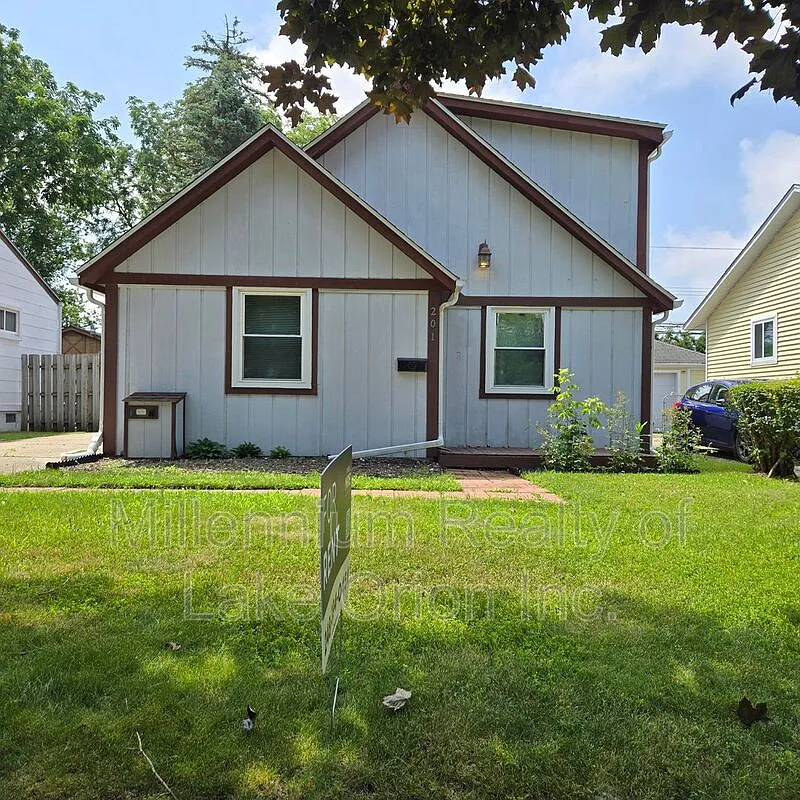 3 bed, 2.0 bath, 1199 sqft, $1,650 — Photo 1