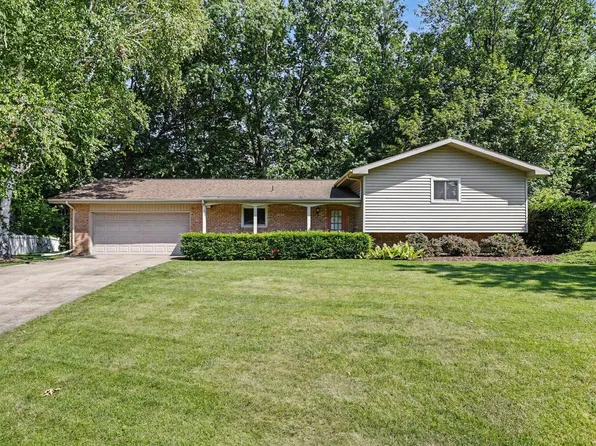 3051 Bluffwood Pl, Saint Joseph, MI 49085