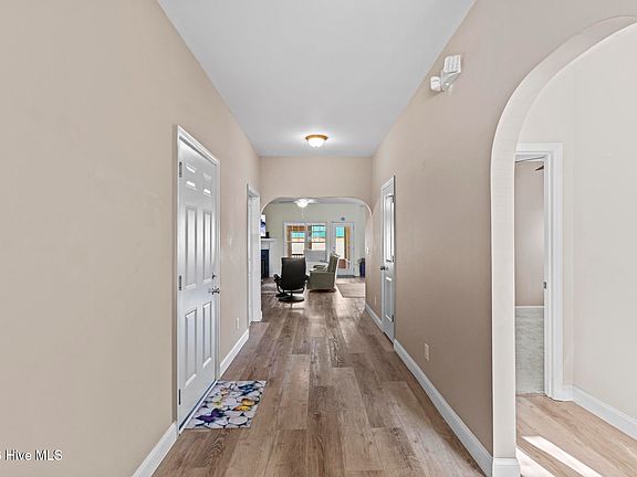 5th image of 127 Landover Drive