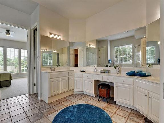 4th image of 3804 Bobby Jones Way