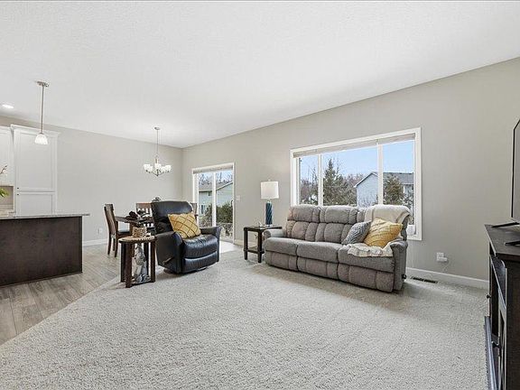 5th image of 6050 Iris Ln
