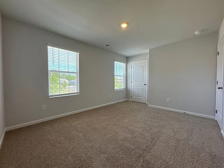 905 Highfield Way — Photo 9