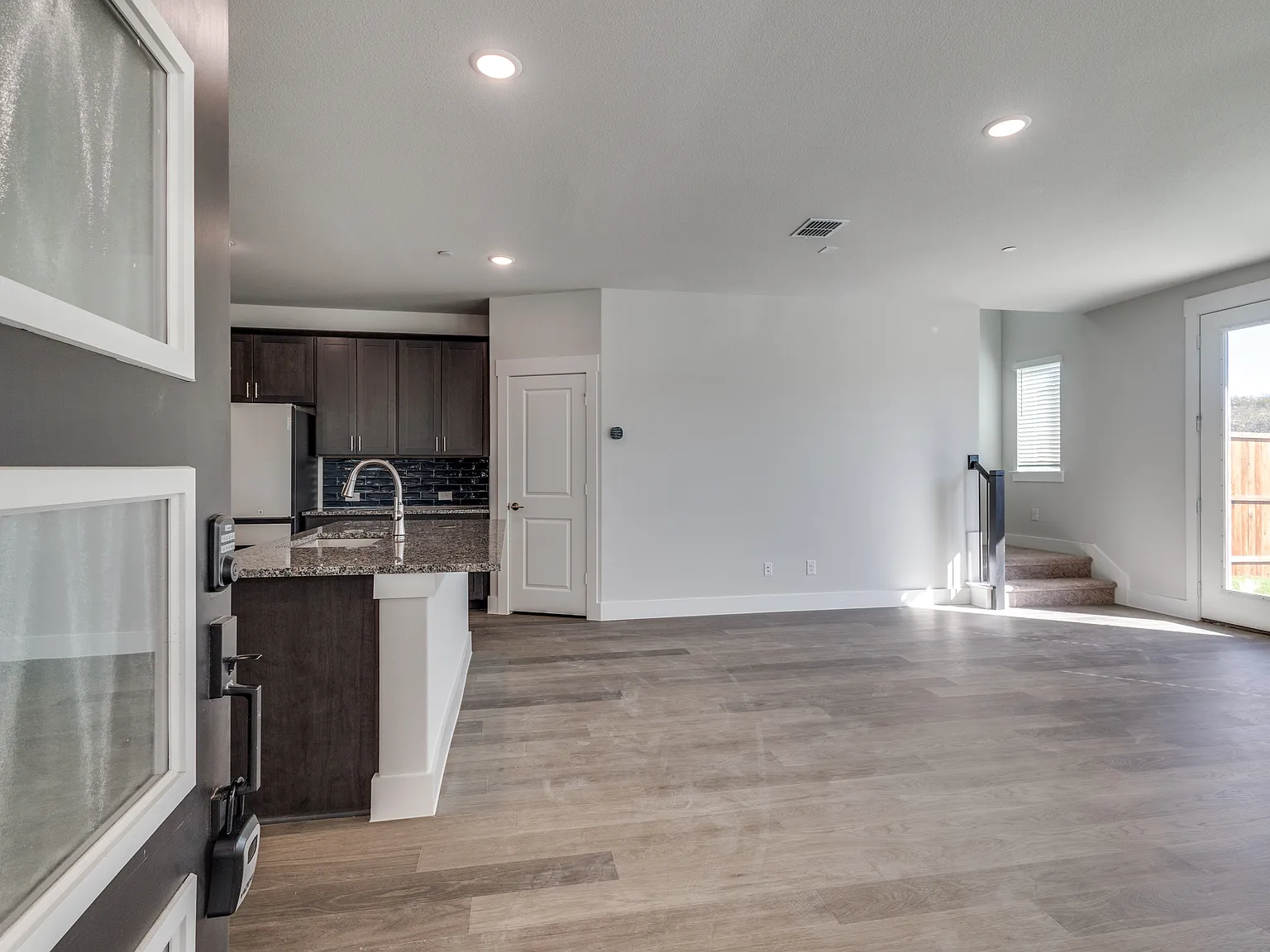 8821 Enclave Way — Photo 4