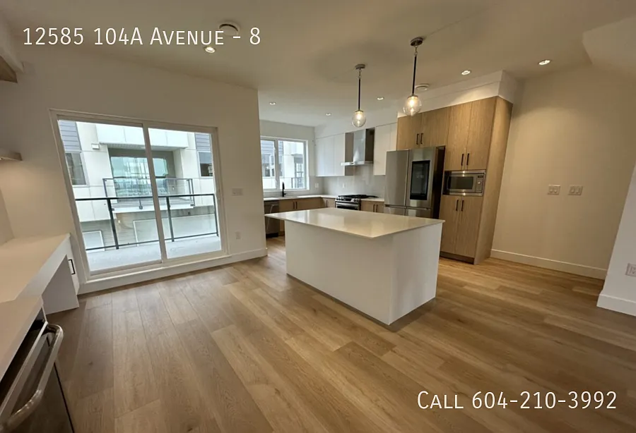 Gorgeous Townhome in Yale Gardens! — Photo 2