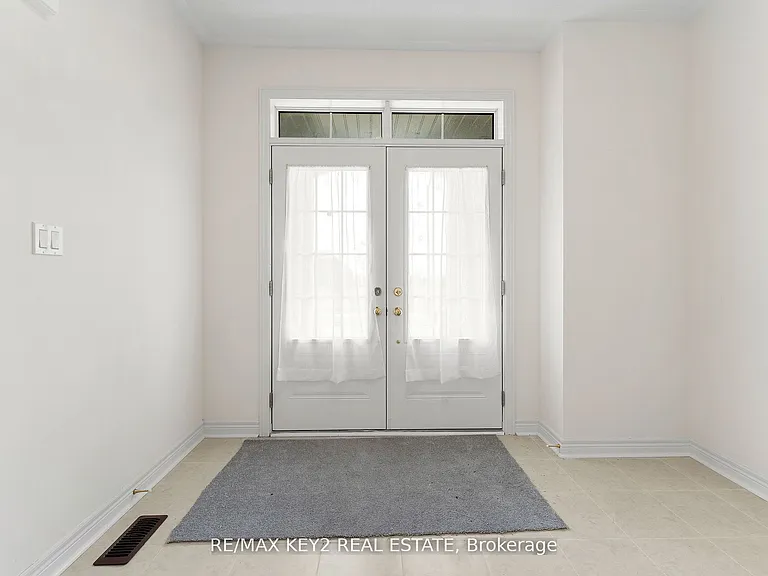 175 Hartney Dr — Photo 2