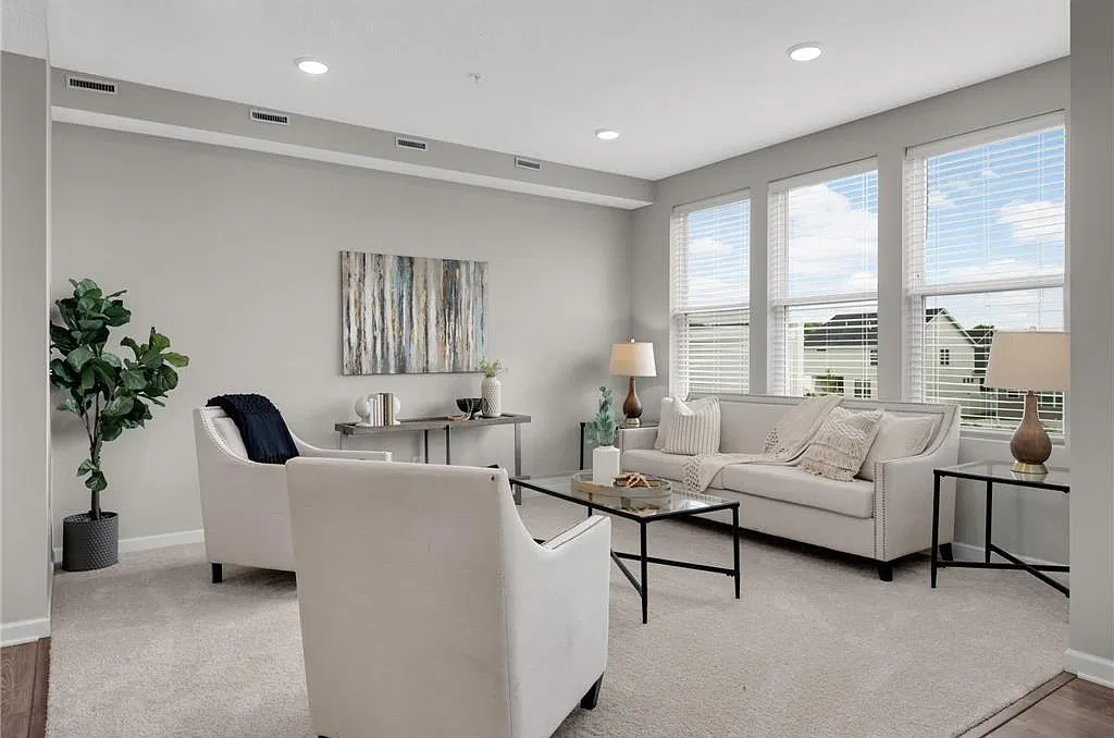 3 bed, 2.5 bath, 1854 sqft, $3,000 — Photo 3