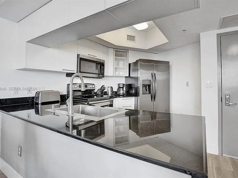 1750 N Bayshore Dr #3802 — Photo 7
