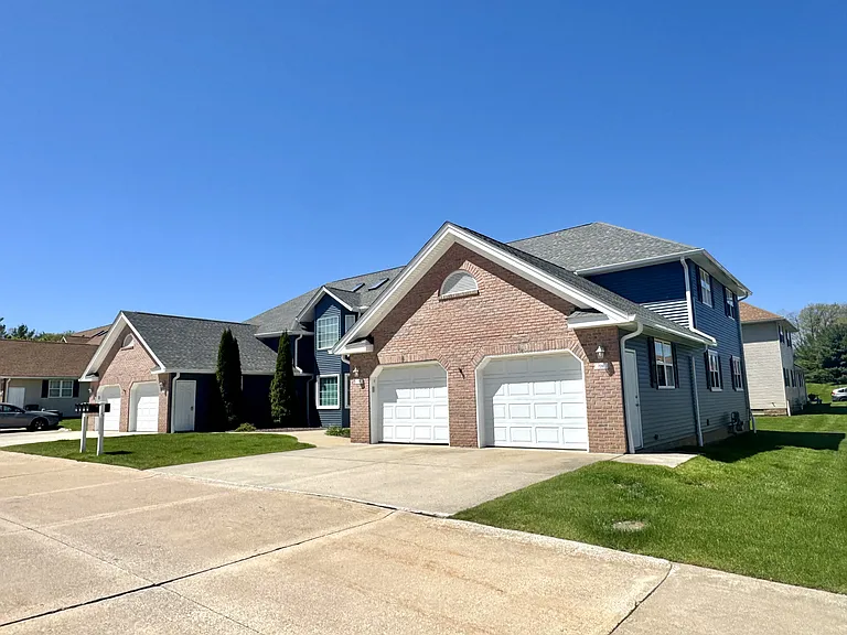 728 Tollis Pkwy #D — Photo 3