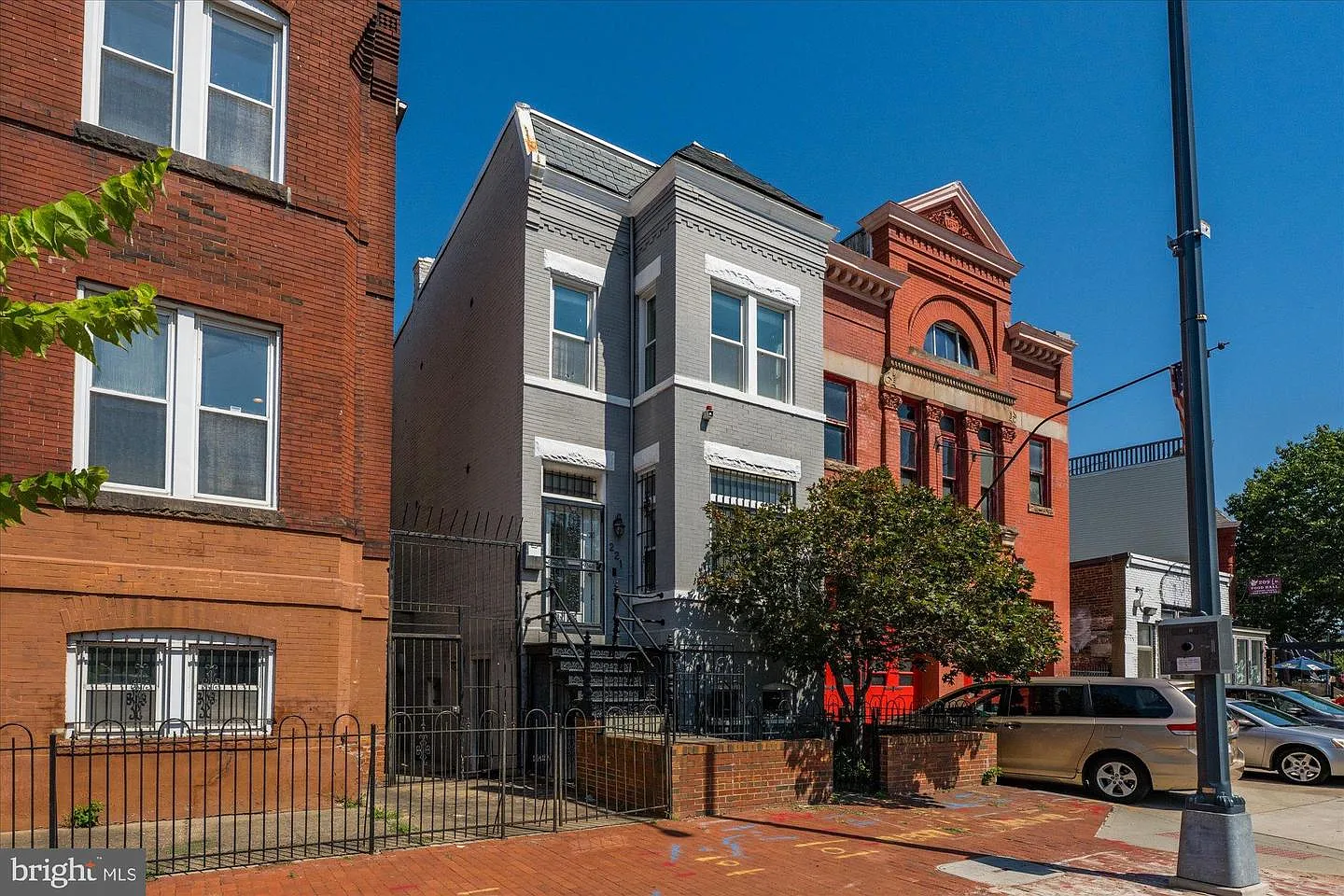 221 M St NW photo 1