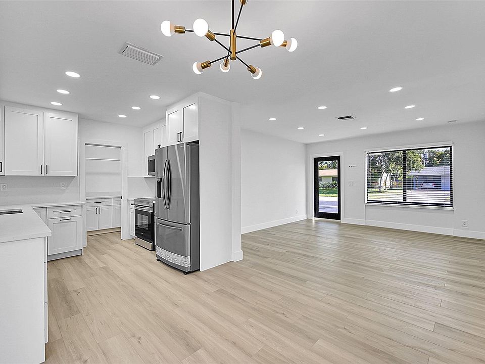 1st image of 1313 SE 2nd Avenue