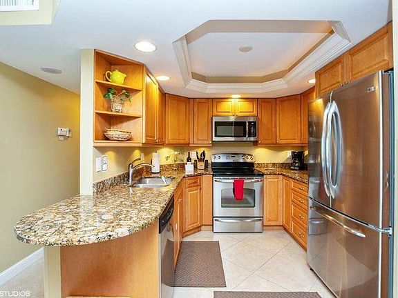 3rd image of 380 Seaview Ct APT 1210