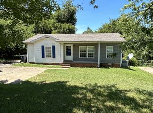 19 Cable Rd, Oak Grove, KY 42262