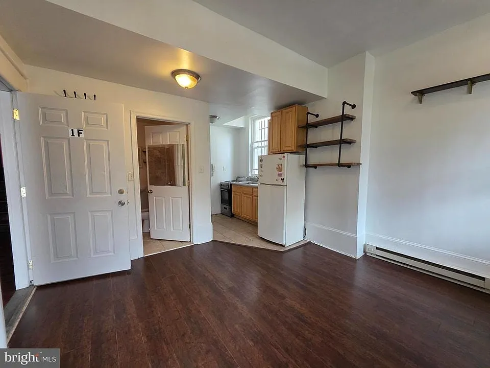 38 N 40th St #1F