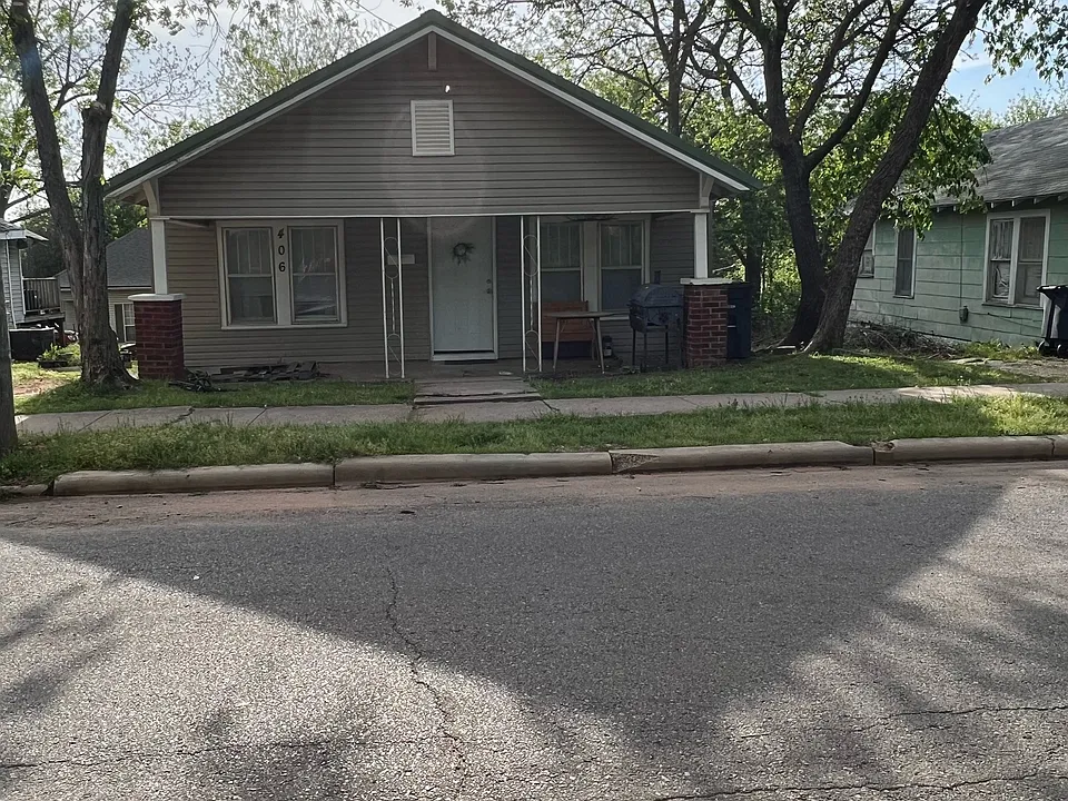406 N Center Ave
