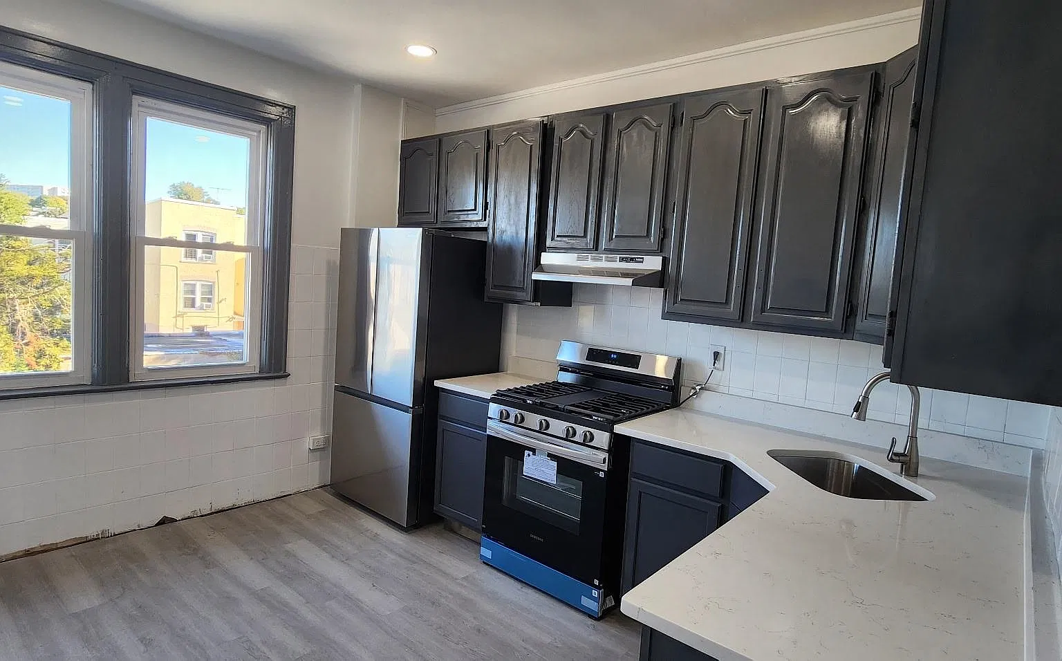 2 bed, 1.0 bath, $2,300 — Photo 4