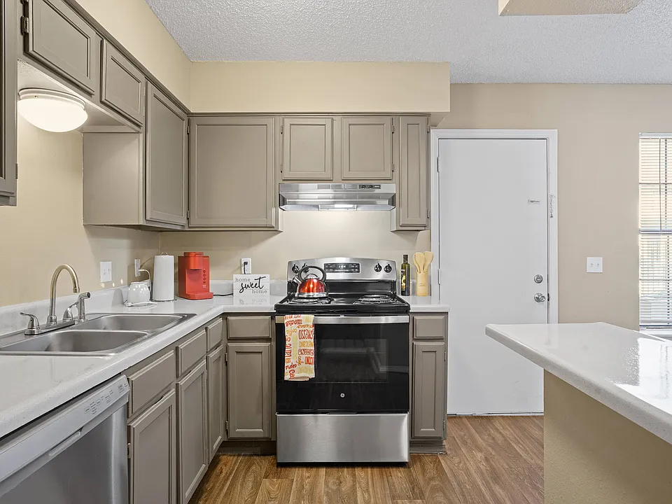 Diamond Crest Townhomes