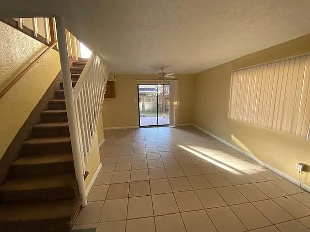 3 bed, 2.5 bath, 1869 sqft, $1,625 — Photo 2