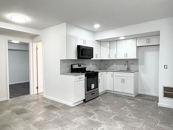 4th image of 19 Pompey Ave #1