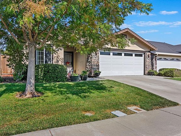 3rd image of 438 Grand Canyon Drive