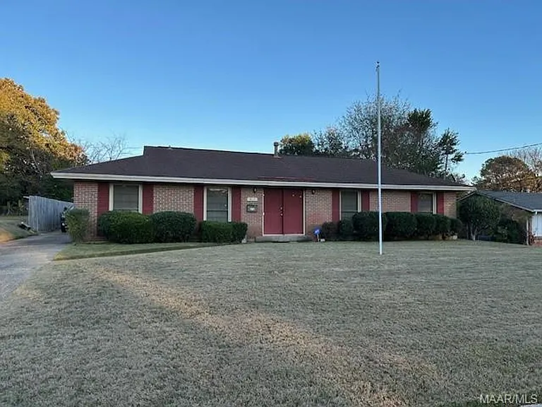 817 Dumont Dr — Photo 20