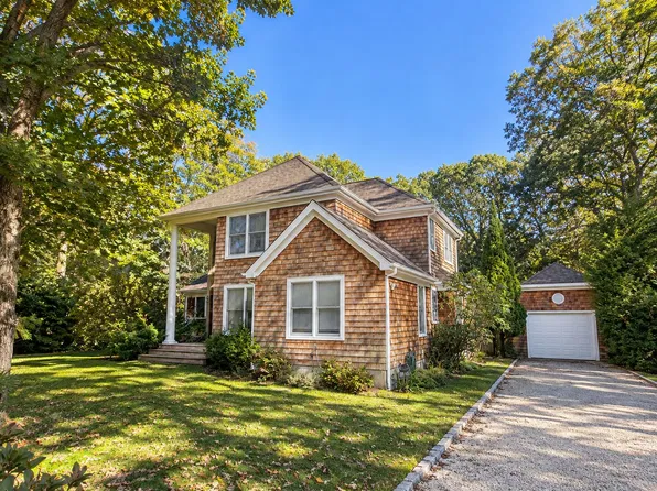 22 Woodruff Ln, Bridgehampton, NY 11932