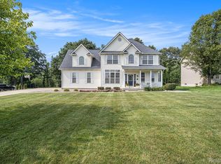 668 Morningside Dr, Grand Blanc, MI