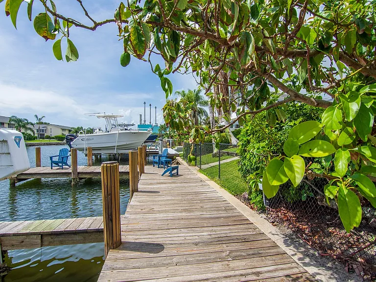 1914 Robalo Dr — Photo 26