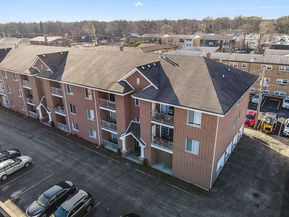 1st image of 7120 W 108th St #3S
