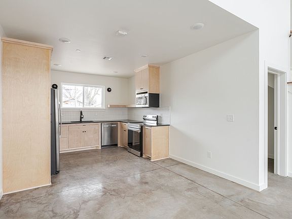 5th image of 1638 NW 12th St #8