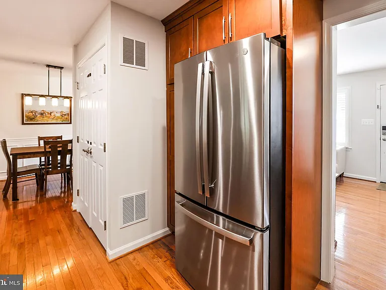 8011 Jackson Rd — Photo 11
