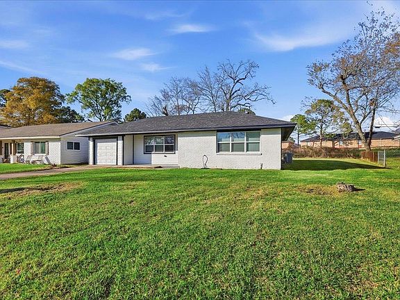 2nd image of 4030 Bayou Rd