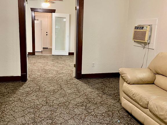 4th image of 4004 Mount Vernon Ave #2