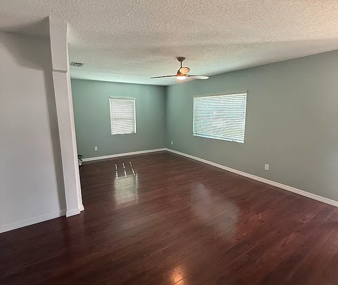 809 W Hiawatha St — Photo 3