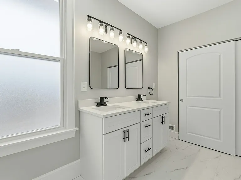 2978 Wardall Ave — Photo 21