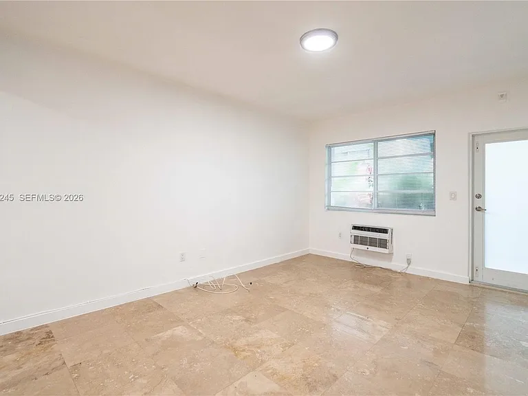 1120 Euclid Ave #6 — Photo 5