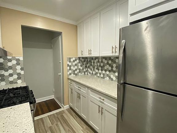 4th image of 1339 E 83rd St #1