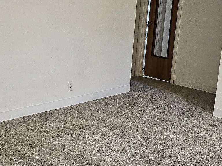 705 Colorado St #B — Photo 9