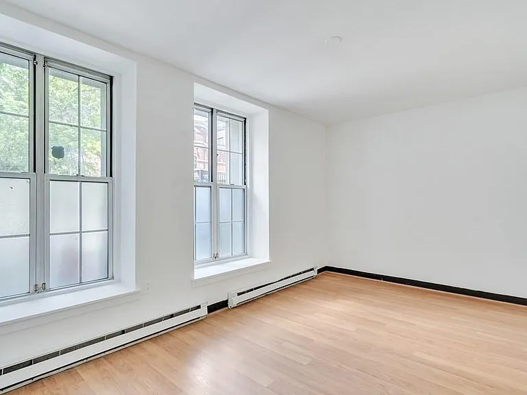 240 Heath St #101 — Photo 7