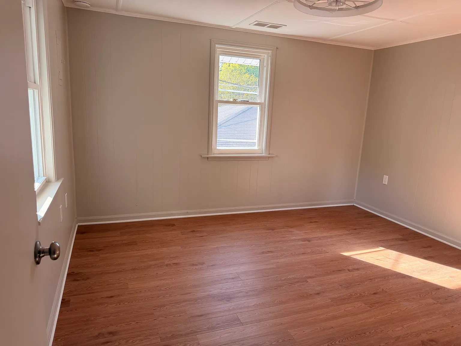3 bed, 1.5 bath, $2,500 — Photo 4