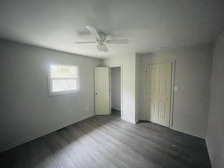 2445 Lowe St — Photo 3